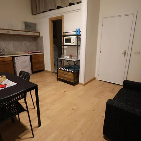 Appartamentocentrostoriconapoli Lägenhet