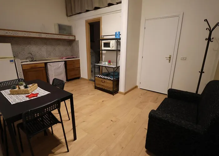 Appartamentocentrostoriconapoli Lägenhet