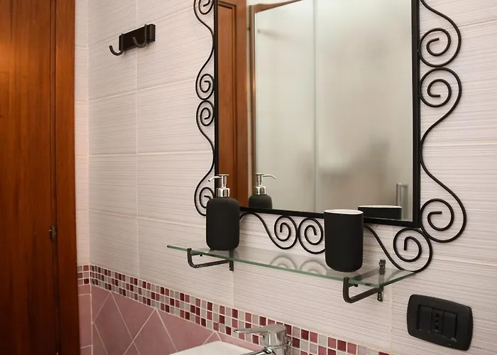 Appartamentocentrostoriconapoli Lägenhet *