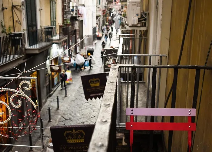 Appartamentocentrostoriconapoli Lägenhet *