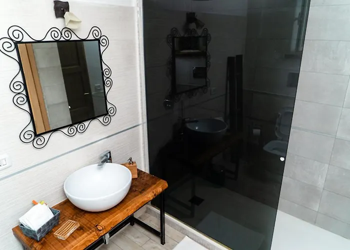 Appartamentocentrostoriconapoli Lägenhet *