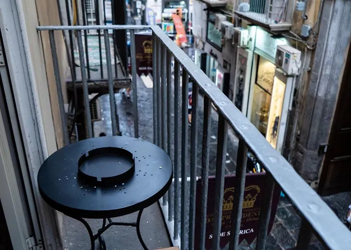 Appartamentocentrostoriconapoli Lägenhet Neapel